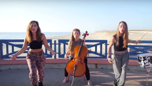 Video Ces 3 Jeunes Filles Reprennent Les Tubes De L Ete Et Font Le Buzz Hits And Fun